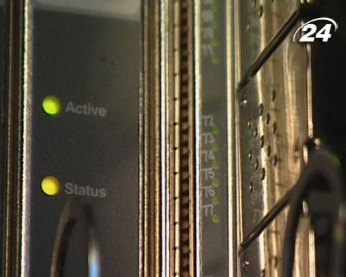 Украинские налоговики изъяли часть серверов "ВКонтакте" Украинские налоговики изъяли часть серверов "ВКонтакте"