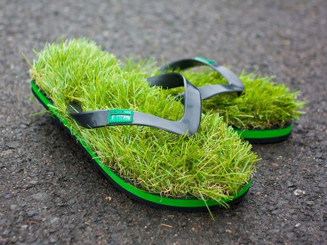 Модна новинка літа – в'єтнамки із трави