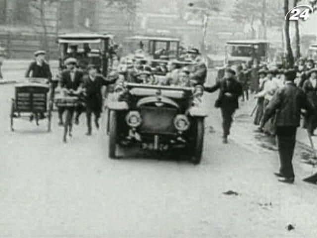 Правостороннее движение - средневековое правило для простонародья Правостороннее движение - средневековое правило для простонародья