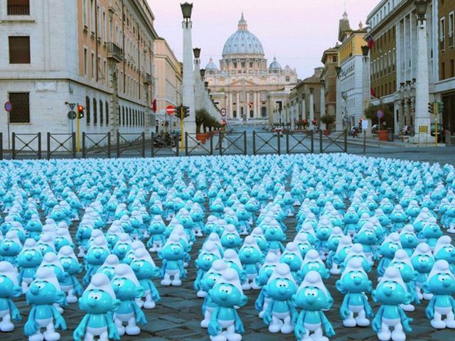 Смурфики окупували Рим Смурфики окупували Рим