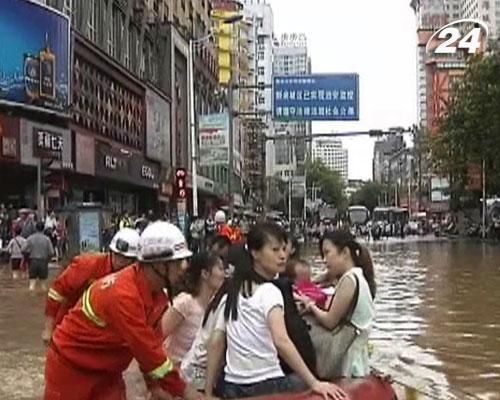 Китай и Индия страдают от сильных наводнений Китай и Индия страдают от сильных наводнений