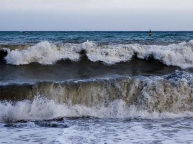 На Херсонщині загинула дівчина під час шторму На Херсонщині загинула дівчина під час шторму