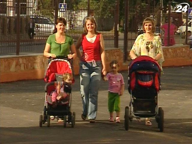 Жінкам до страхового стажу зараховуватимуть період декретної відпустки Жінкам до страхового стажу зараховуватимуть період декретної відпустки