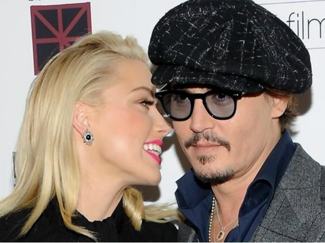 Джонни Депп засветился с новой любовницей в Москве Джонни Депп засветился с новой любовницей в Москве