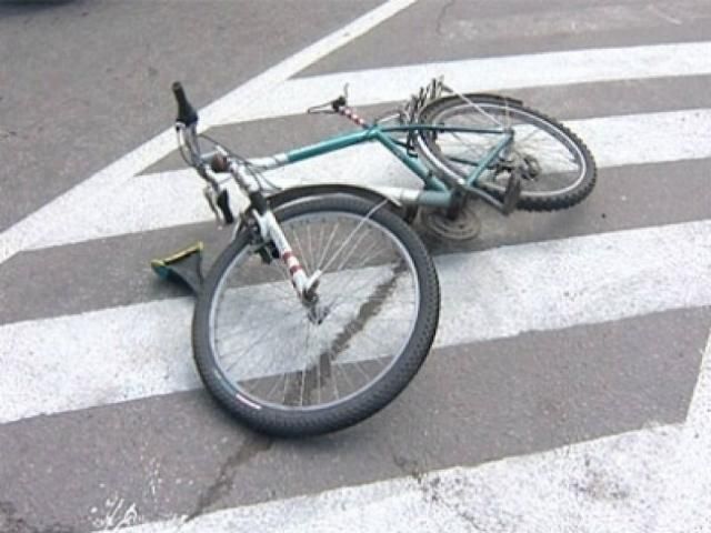 У Черкаській області авто на смерть збило літнього велосипедиста 