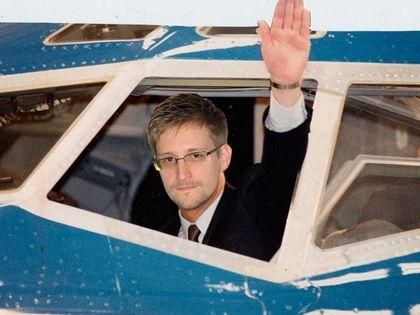 "Шереметьєво": Сноуден попросив притулку у Росії. Кремль не коментує "Шереметьєво": Сноуден попросив притулку у Росії. Кремль не коментує