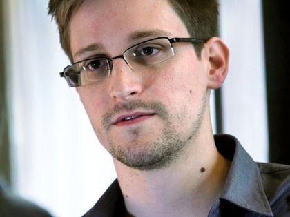 Сноуден запевняє, що через нього Обама тисне на країни світу