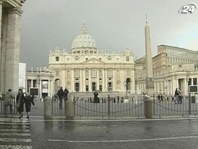 Директор Банку Ватикану та його заступник подали у відставку