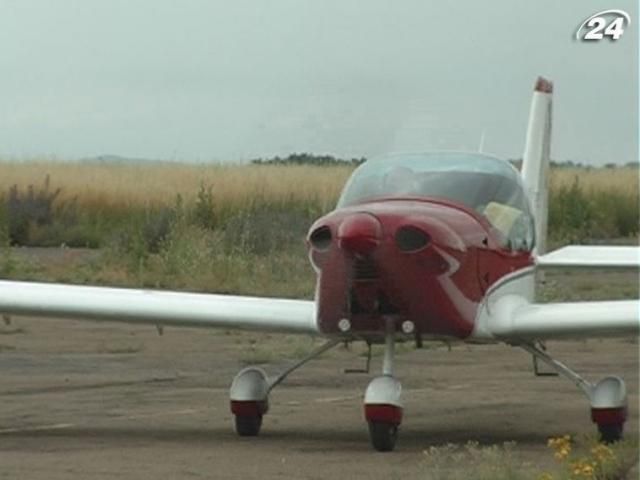 Пилоты из Германии на собственных самолетах посещают Украину Пилоты из Германии на собственных самолетах посещают Украину