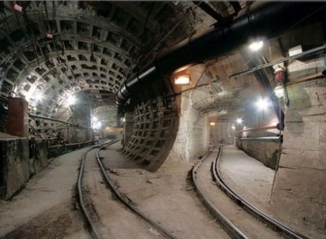 Попов обіцяє відкрити станцію метро "Теремки" до Дня Незалежності Попов обіцяє відкрити станцію метро "Теремки" до Дня Незалежності