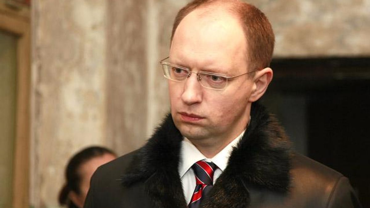 Яценюк про події у Врадіївці: Міністр і Президент не мають права залишатися на своїх посадах