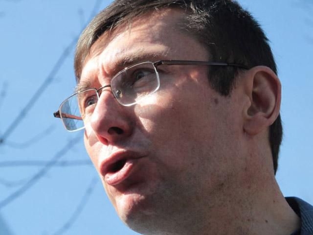 Луценко: Если бы люди не вышли на улицы, инцидент во Врадиевке "замяли" бы