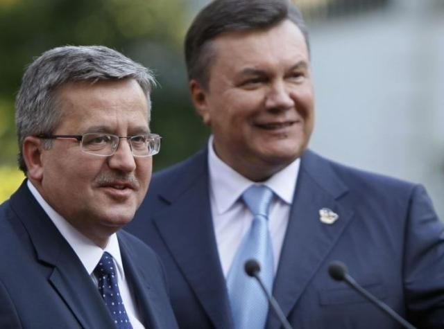 Янукович думает над решением дела Тимошенко, - Коморовский