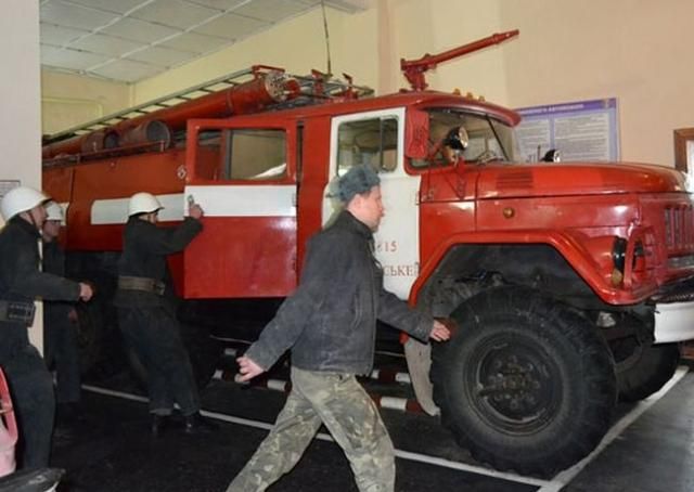 Вночі у Львові горіла будівля "Укренерго" Вночі у Львові горіла будівля "Укренерго"