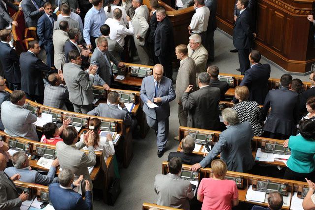 Опозиція намагається заблокувати голосування за нового голову ЦВК Опозиція намагається заблокувати голосування за нового голову ЦВК