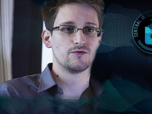 Сноуден не прочь жениться на Чапман
