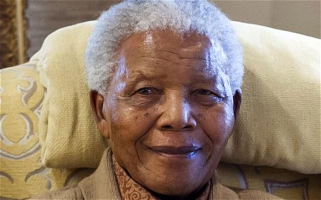Лікарі заперечують, що Мандела живий завдяки апаратам