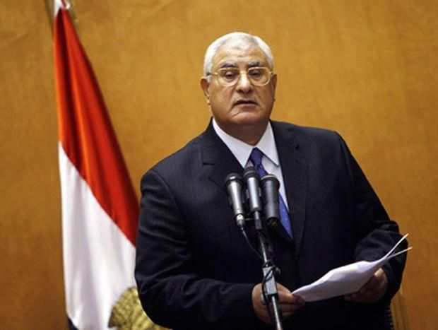 У Єгипті тимчасовий глава розпустив парламент У Єгипті тимчасовий глава розпустив парламент