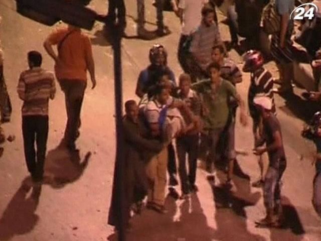 У Єгипті спалахнули сутички між прихильниками і противниками Мурсі У Єгипті спалахнули сутички між прихильниками і противниками Мурсі