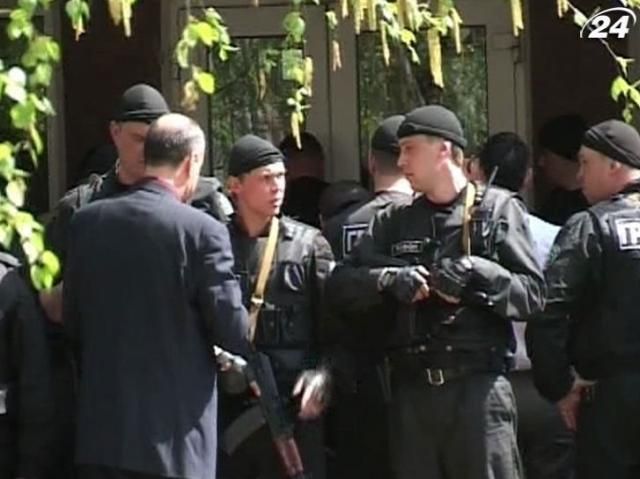 Бороться с рейдерами необходимо публично, - эксперты Бороться с рейдерами необходимо публично, - эксперты