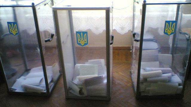Порушення у Севастополі: вкидання бюлетнів і агітація у день виборів