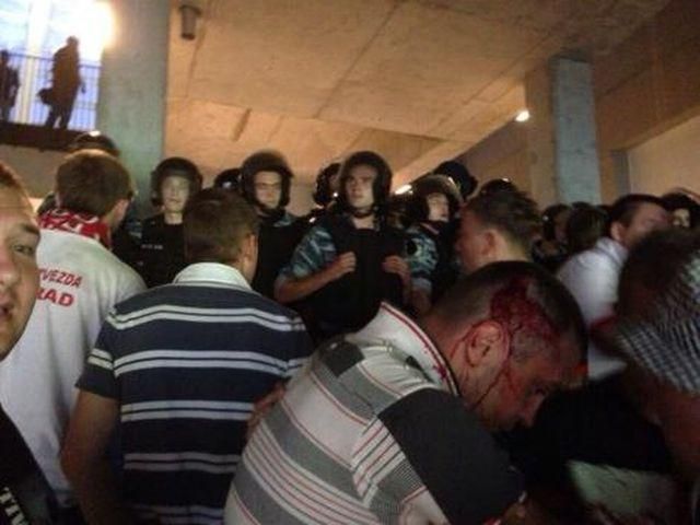 В Киеве фаны "Спартака" и "Динамо" устроили кровавую драку с "Беркутом" В Киеве фаны "Спартака" и "Динамо" устроили кровавую драку с "Беркутом"