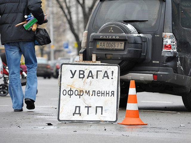 На Киевщине несовершеннолетний сын руководителя райотдела милиции насмерть сбил женщину На Киевщине несовершеннолетний сын руководителя райотдела милиции насмерть сбил женщину