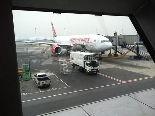 Кенійський Boeing 777 аварійно приземлився в Афінах 