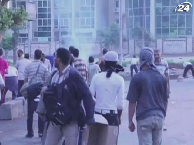 Военные в Каире стреляли по людям, которые молились, - "Братья-мусульмане" Военные в Каире стреляли по людям, которые молились, - "Братья-мусульмане"