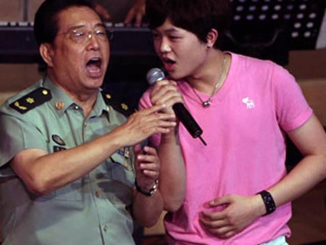 У Китаї 17-річного генеральського сина звинувачують у груповому зґвалтуванні У Китаї 17-річного генеральського сина звинувачують у груповому зґвалтуванні