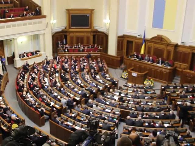 Влада створила парламентську більшість, хоча програла вибори, - експерт Влада створила парламентську більшість, хоча програла вибори, - експерт