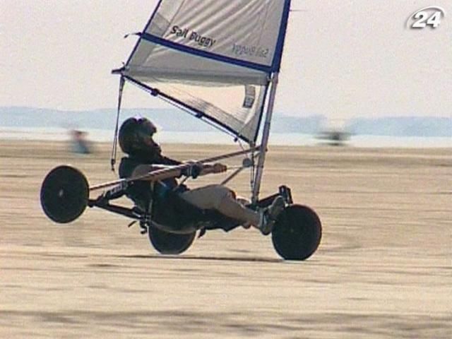 Пляжна регата - шалені перегони без двигунів Пляжна регата - шалені перегони без двигунів