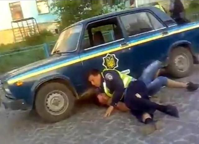 Інспектори ДАІ побили водія, бо той виявився тверезим, – Балога Інспектори ДАІ побили водія, бо той виявився тверезим, – Балога