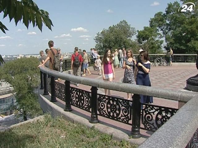 На смотровой площадке возле Рады угроза оползня На смотровой площадке возле Рады угроза оползня