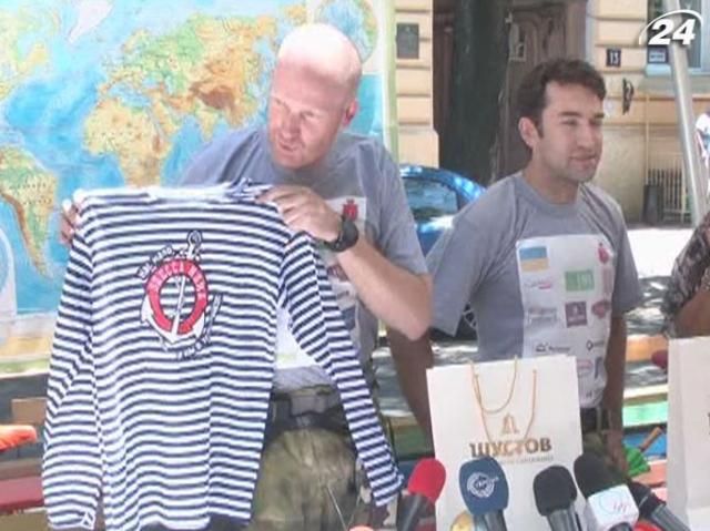 Двоє одеситів вирушили на мопедах до Владивостока Двоє одеситів вирушили на мопедах до Владивостока