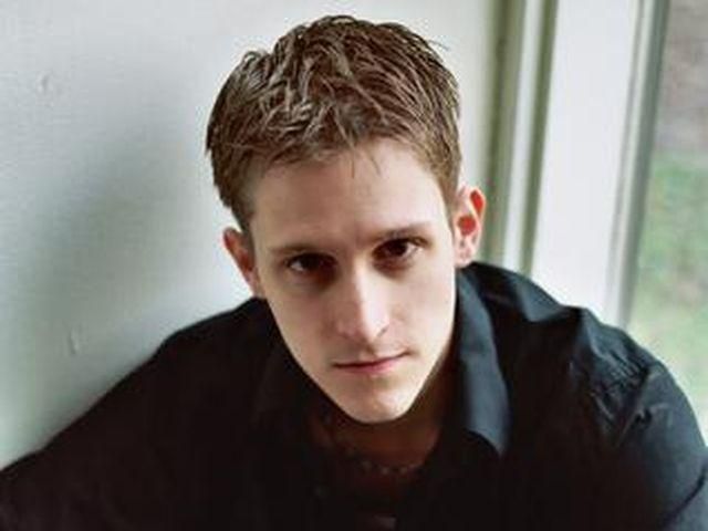 Сноуден перебуває у транзитній зоні "Шереметьєво" як звичайний пасажир Сноуден перебуває у транзитній зоні "Шереметьєво" як звичайний пасажир