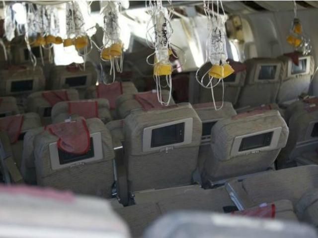 Пілот Boeing 777 каже, що його засліпило яскраве світло Пілот Boeing 777 каже, що його засліпило яскраве світло