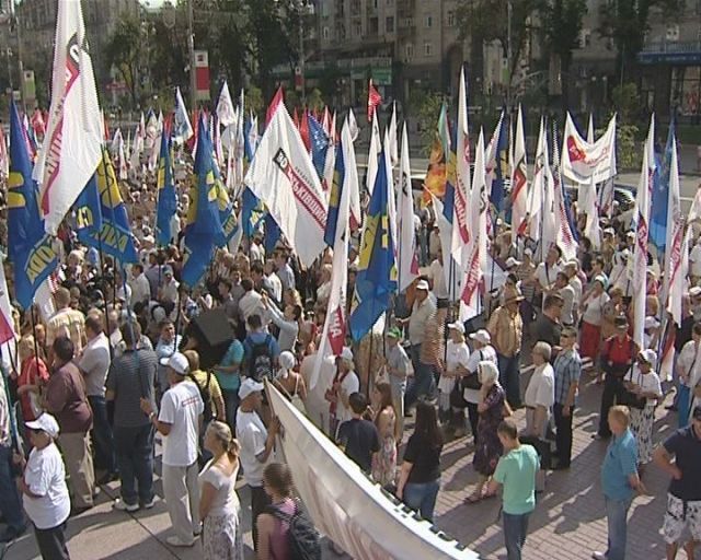 Активисты штурмовали Киевсовет