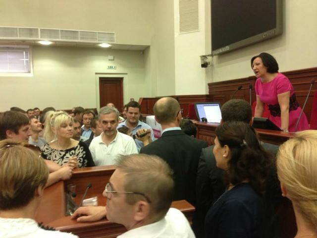 Депутати Київради пішли на канікули Депутати Київради пішли на канікули