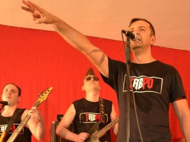 В Киевсовете из-за шортов подрались свободовец и регионал (Видео) В Киевсовете из-за шортов подрались свободовец и регионал (Видео)