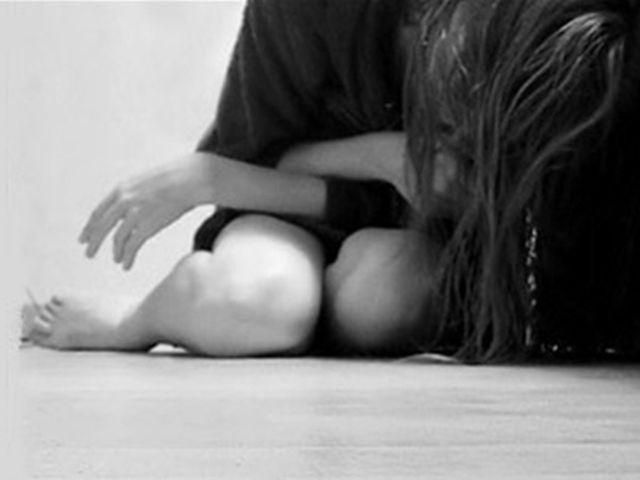 Двох чоловіків зловили, коли вони ґвалтували дівчину на вулиці Луганська Двох чоловіків зловили, коли вони ґвалтували дівчину на вулиці Луганська