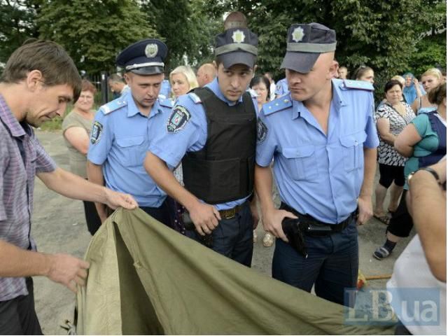 Правоохоронці кажуть, що не били активістів і не застосовували сльозогінний газ Правоохоронці кажуть, що не били активістів і не застосовували сльозогінний газ