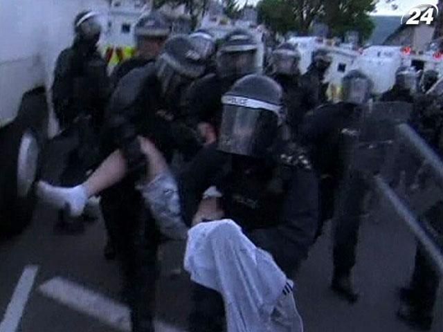Межконфессиональные столкновения в Ирландии: 4 полицейских получили ранения