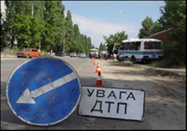 В результате столкновения двух авто в Харькове погиб пешеход