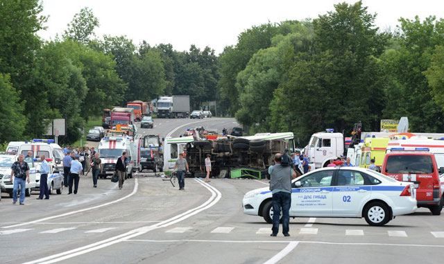 Аварию под Москвой расследуют 20 правоохранителей