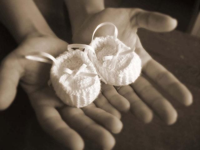 У Маріуполі водій збив маму з немовлям. Дитина померла У Маріуполі водій збив маму з немовлям. Дитина померла