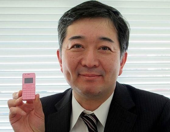 У Японії анонсували найменший у світі телефон 