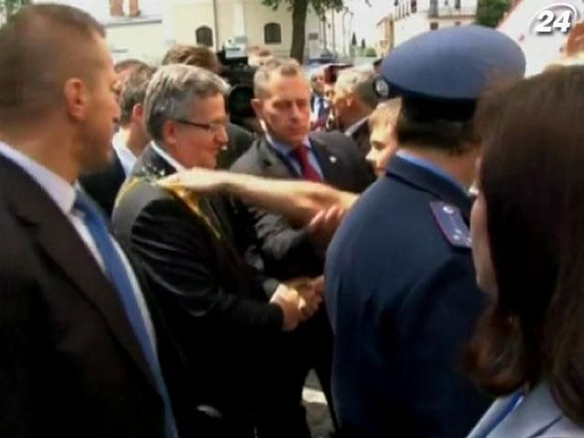 За розбите яйце об Коморовського відкрили кримінальне провадження За розбите яйце об Коморовського відкрили кримінальне провадження