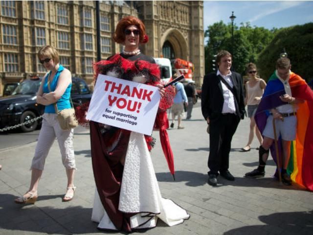 У Британії палата лордів схвалила законопроект про одностатеві шлюби 
