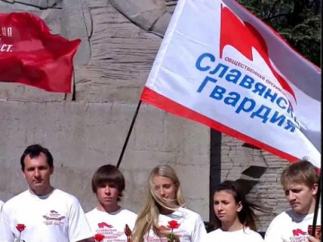 Яйце, яке влучило у Коморовського, справа рук запорізького антифашиста, - ЗМІ Яйце, яке влучило у Коморовського, справа рук запорізького антифашиста, - ЗМІ